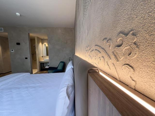 Parc Hotel San Pietro Spiazzi Di Caprino ภายนอก รูปภาพ
