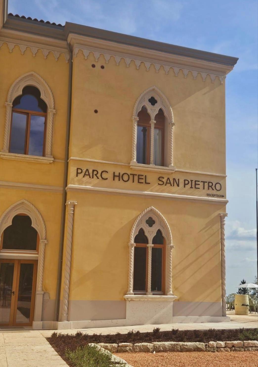 Parc Hotel San Pietro Spiazzi Di Caprino ภายนอก รูปภาพ